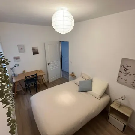 3-bedroom With Spacious Balcony * Nantes