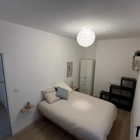 Apartment 3-bedroom With Spacious Balcony Nantes