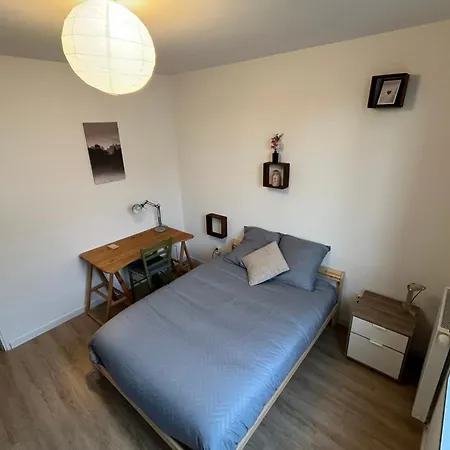 Apartment 3-bedroom With Spacious Balcony *